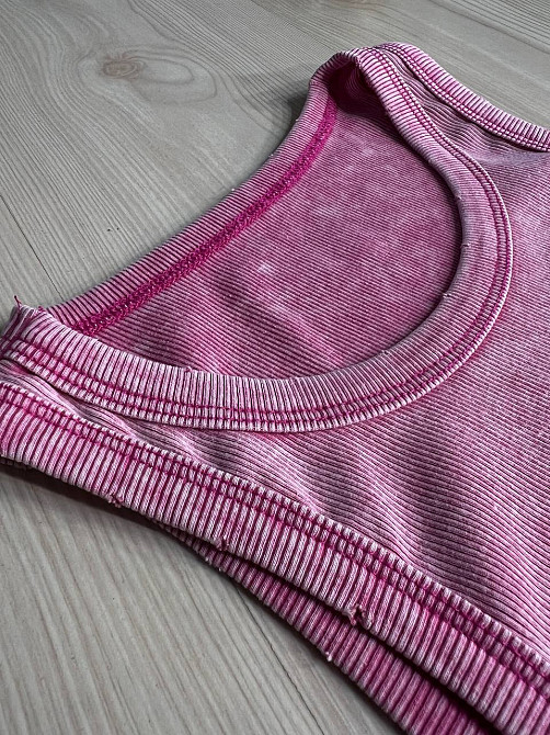 Майка жіноча A-N 2733 варена тай-дай у рубчик з порізаними швами, рожевий, one size Київ - фото 6