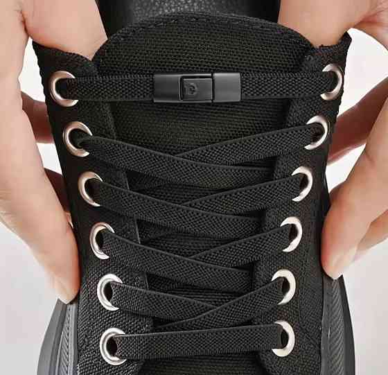 Еластичні шнурки без зав'язок з металевими застібками в колір Чорний Сміла