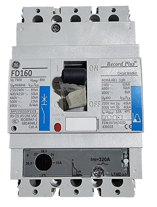 Автоматичний вимикач FDN36TD032ED 32A 3P Луцьк - фото 1