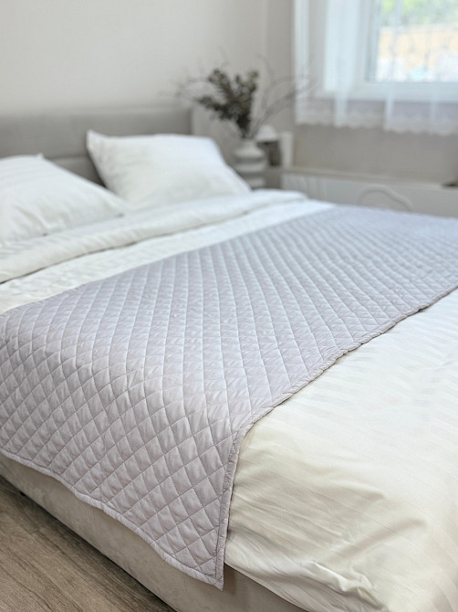 Ecotton Покривало-доріжка на ліжко Ecotton 70х230 см Саші антиалергенна двостороння світло-сіра Коломия - фото 4