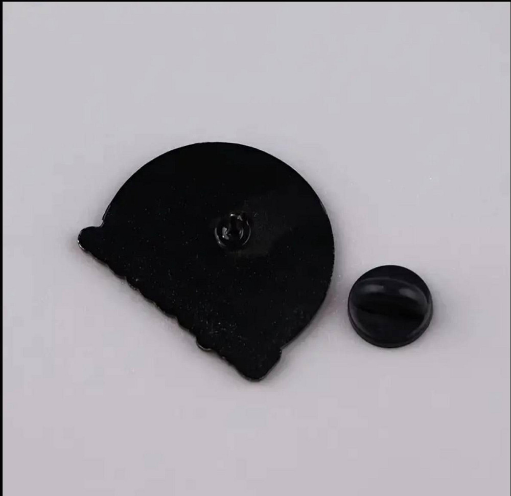 Эмалированная брошь «Ew, People» с черным котом Киев - изображение 2