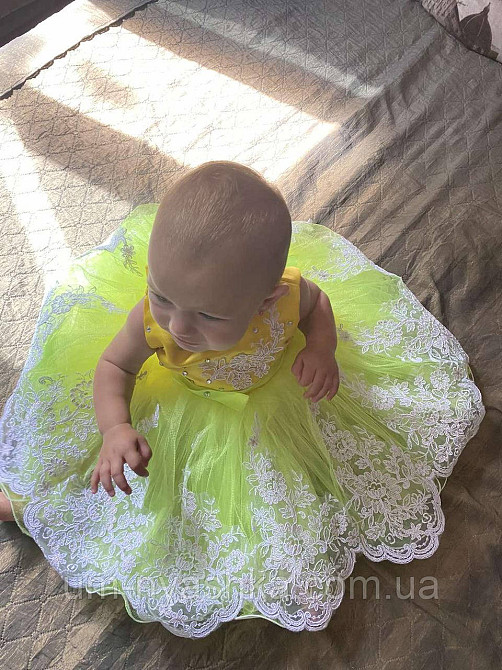 Розовое платье на годик красивые платья на годик 