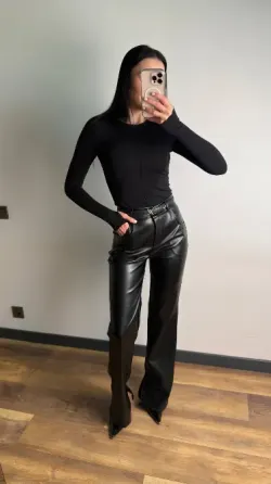 Кожаные брюки с идеальной посадкой и вырезами Одесса