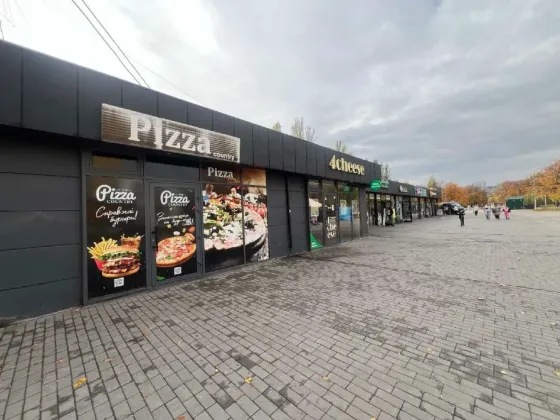 Арендуйте магазин/кафе на бульваре Глори. Красная линия, отдельный вход. Максимальный трафик. Хорошая реконструкция Днепр