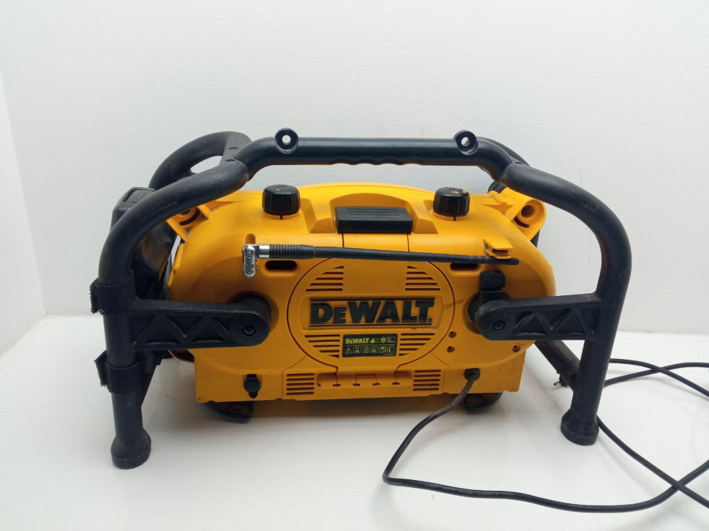 Зарядний пристрій + AM/FM радіо DeWalt DC011-GB/QW (Б клас) Луцк - изображение 2
