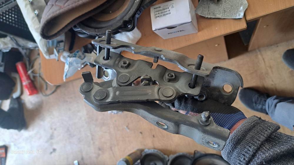 Петля капота під піропатрон Hyundai Santa Fe 2012-2018 Київ - фото 1