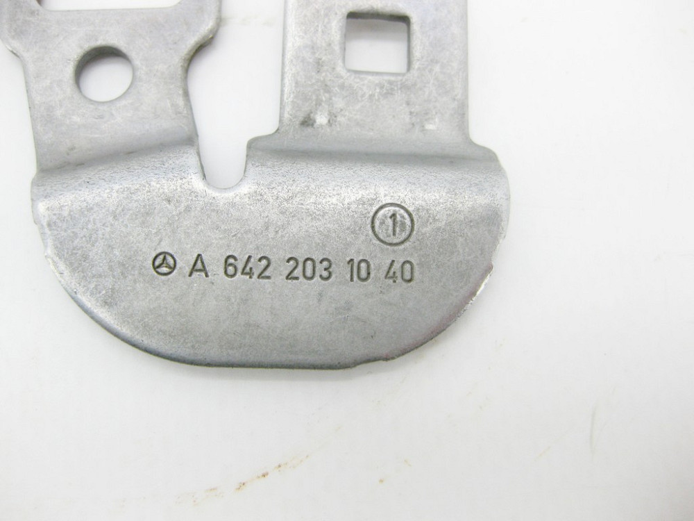 Mercedes-Benz  A6422031040 Кронштейн - тримач перемикаючого клапана водяного насоса S-Class W221 W222 E-Class W212 C207 W213 C238 GLC X253 Одесса - изображение 7