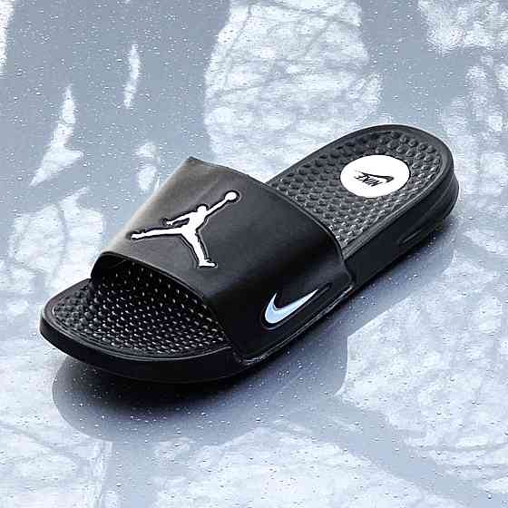 Шльопанці Nike Jordan Чорні Сланці Тапочки Білі Найк Жіночі (розміри: 36,37,38,39) Дніпро