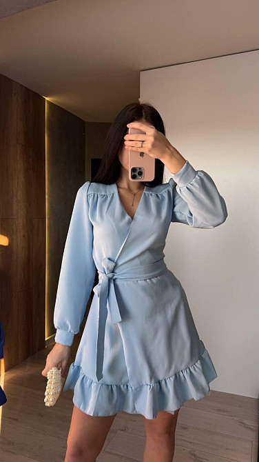 Женское романтическое платье на запах костюмка Голубой Одесса - изображение 2