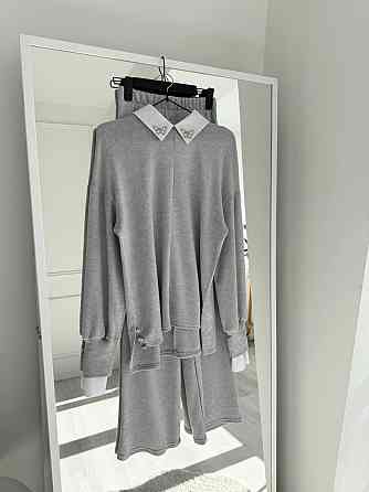 Женский деловой костюм с воротником и манжетами Одесса