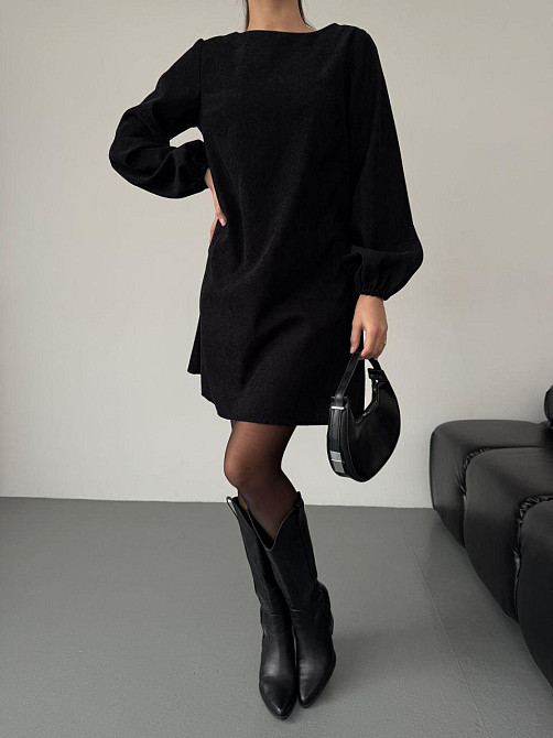 Женское базовое платье свободного кроя с объемными рукавчиками микровельвет Черный, 42/44 Одесса - изображение 2