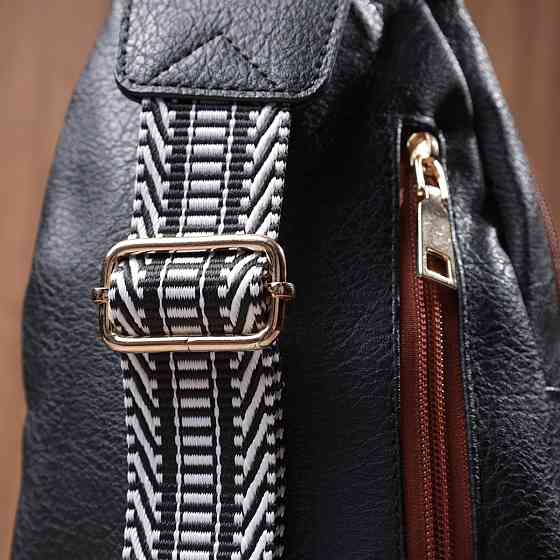 Зручна жіноча сумка через плече з отвором для навушників з екошкіри Vintage 22787 Чорний Київ