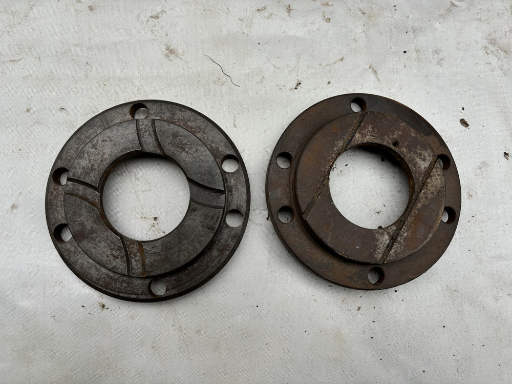 Шайба упорная оси натяжного колеса ходовой части Т-130 Т-170. 24.21.14СП. Харьков - изображение 1