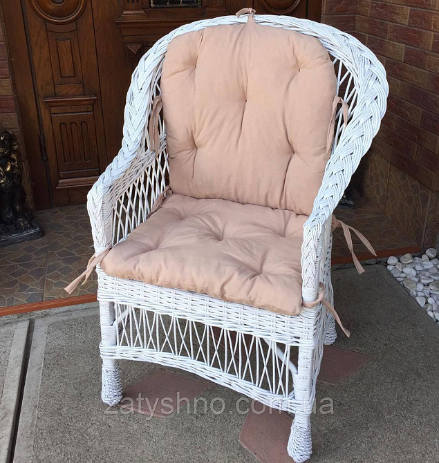 Крісло плетене з рожевою накидкою Київ - фото 3