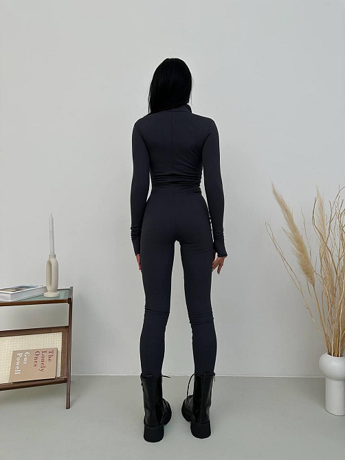 Стильний жіночий утеплений комбінезон у рубчик на флісі та на потайній блискавці Графіт, 42/44 Одеса - фото 5