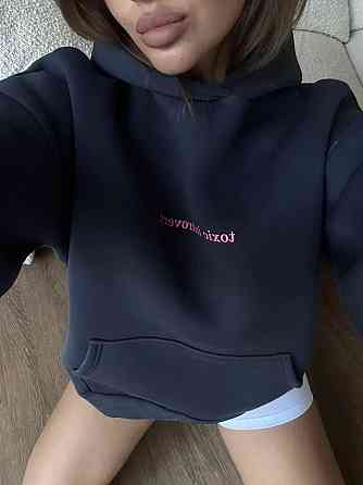 Жіночий теплий оверсайз з акцентним написом спереду тринитка на флісі Графіт Одеса