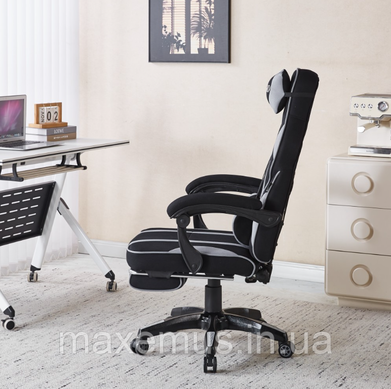 Компьютерное кресло для геймера из ткани с подставкой для ног и регулировкой спинки B-141 черно-серое Мостиска - изображение 4