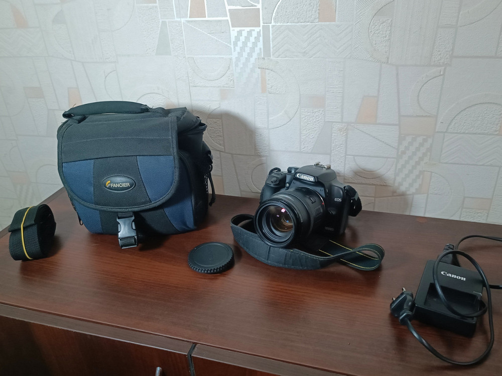Дзеркальний фотоапарат Canon EOS 1000D + Об'єктив 18-55 Дзеркалка. Комплект. Б\У Харків - фото 2