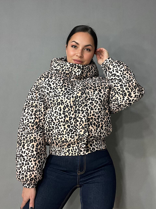 Куртка жіноча Lady Yep 9006 коротка з капюшоном леопардовий принт на резинці демісезонна бежева, бежевий, 44 Київ - фото 4