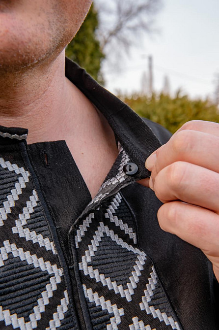 Вишиванка чоловіча лляна, чорна, з довгим рукавом, топ Київ - фото 6