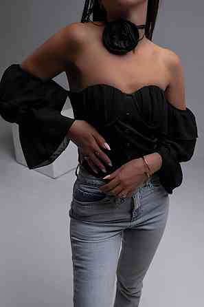 Женский романтичный топ с чашками декорирован пуговицами креп-дайвинг + креп-шифон Черный, 42/44 Одесса