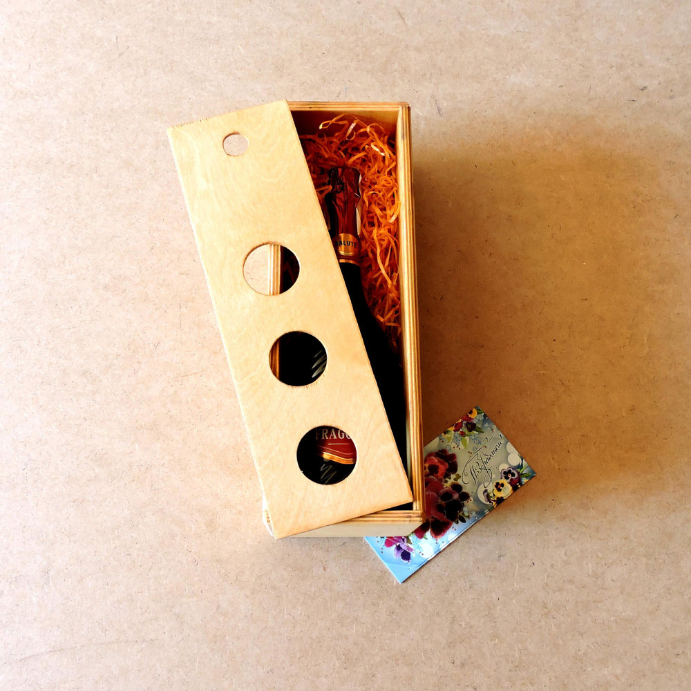 Подарочная коробка 