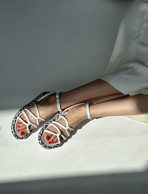 Olli Жіночі босоніжки з натуральної шкіри білі на леопардовій підошві літні OLLI Л-4-21113 р. 3 Коломыя - изображение 2