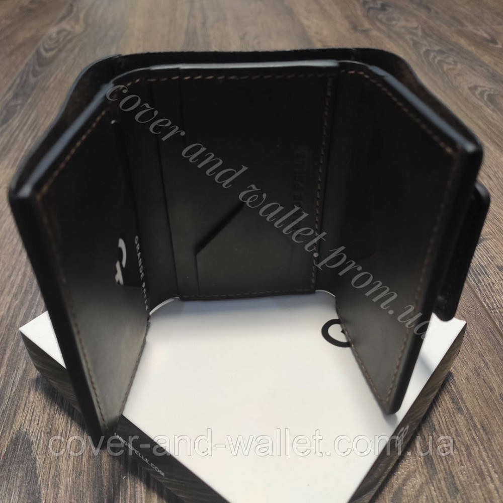 Компактный мужской кожаный кошелек на магнитной застежке Grande Pelle 504120 Киев - изображение 8