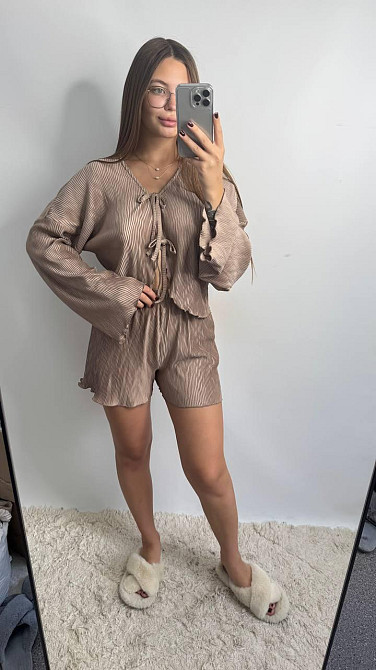 Жіночий комплект зі стрейч-плісе: кофточка та шорти Капучино M-L Харків - фото 3