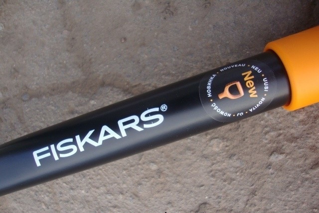 Лопата саперная для копа 80 см Fiskars 