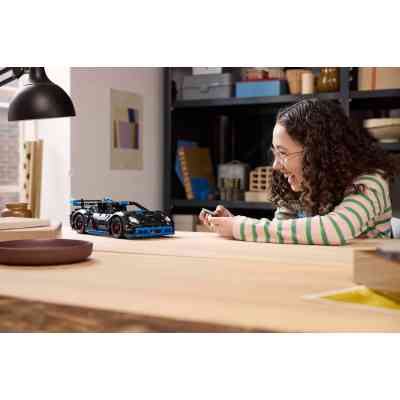 Конструктор LEGO Technic Автомобіль для перегонів Porsche GT4 e-Performance (42176) Вінниця