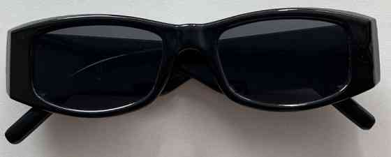 Солнцезащитные очки в черном цвете. Киев