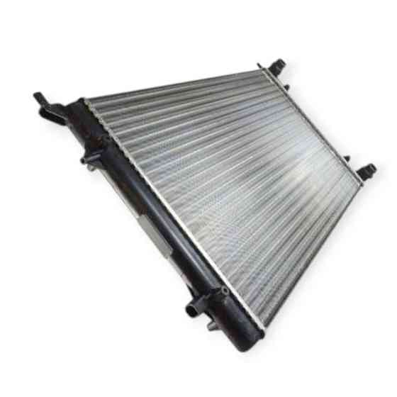 Радіатор охолодження двигуна автомобіль Фольцваген Caddy III, Golf, автомобіль Ауді A3, автомобіль Шкода Octavia 1.4-2.0i, D 03- Мукачево