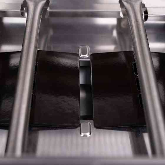 Газовый гриль SANTOS S-418 Black, с боковой и задней горелками, черный 900297 Код: 010957 Ровно