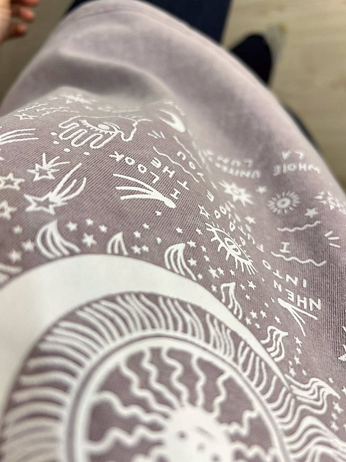 Футболка жіноча A-N 25062 оверсайз варена тай-дай з принтом місяць, бузковий, one size Київ - фото 3