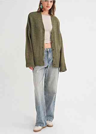Женский базовый вязаный оверсайз кардиган на пуговицах Хаки Одесса
