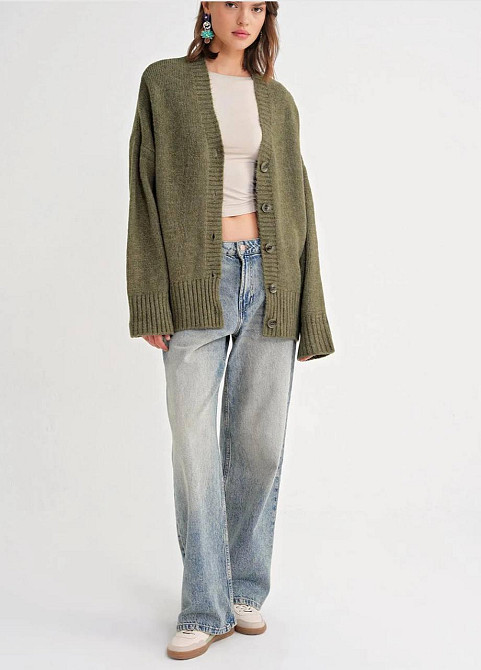 Женский базовый вязаный оверсайз кардиган на пуговицах Хаки Одесса - изображение 2