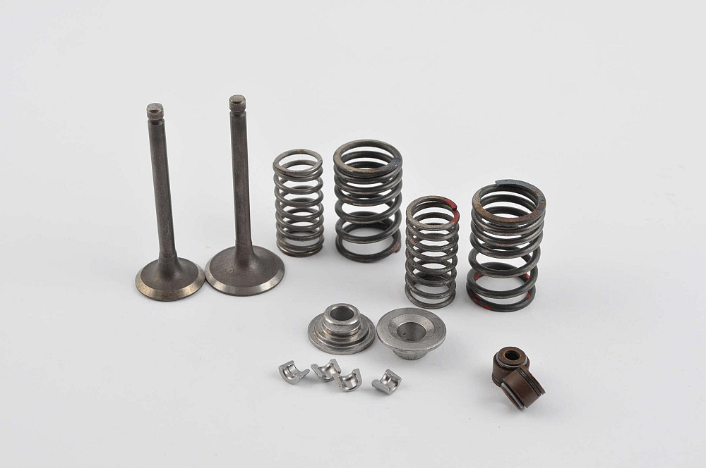 Клапани (пара, у зборі) Yamaha YBR125 (L-65mm) Київ - фото 1