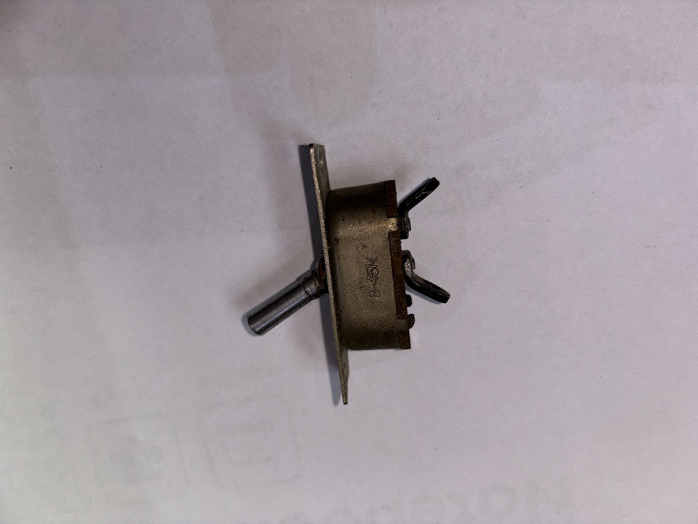 Переключатель (тумблер) В45М. СССР. Харьков - изображение 1