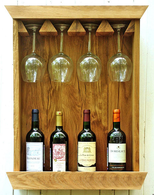 Настенная винная полка 