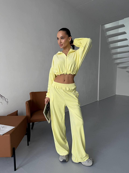 Женский велюровый костюм двойка: худи на молнии и штаны Лимонный, 46/48 Одесса - изображение 10