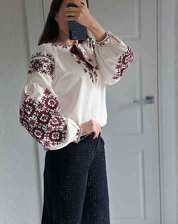 Женская современная вышиванка с объемными вышитыми рукавами 80% хлопок, 20% полиэстер 46 Одесса