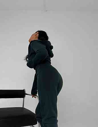 Стильный женский теплый комбинезон из качественной тринитки на флисе. пляшка, 42/44 Одесса