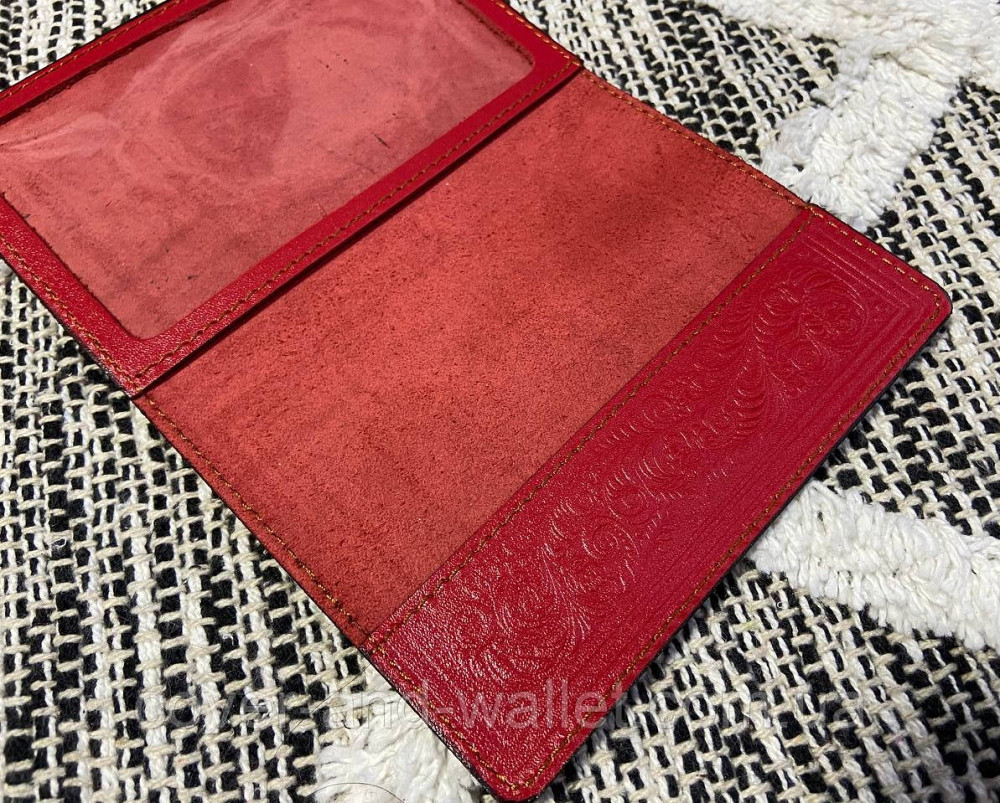 Кожаная обложка на паспорт с гербом Украины красного цвета Киев - изображение 3