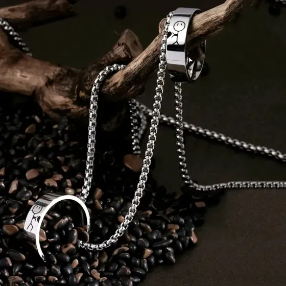 Парные кулоны в форме колец на цепочке с рисунком человечков – романтический подарок Киев