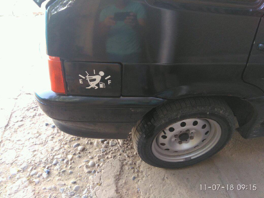 Наклейка на авто На бак Біла світловідбивна Київ - фото 8