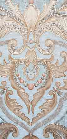 Шпалери вінілові на флізеліні AdaWall Seyyah 1.06х10 вензелю завитки великі структурні золотом на зеленому Київ