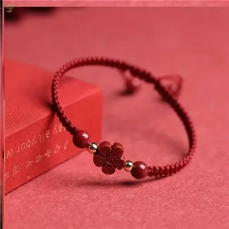 Красный браслет с киноварным камнем и четырёхлистником – талисман удачи Киев - изображение 3