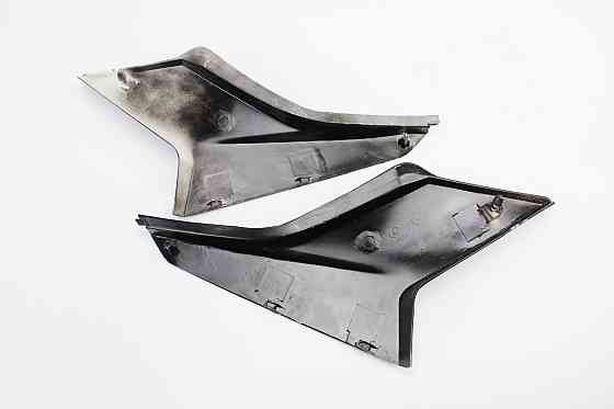 V200R пластик - бічний середній лів., прав. к-кт 2шт, ЧОРНИЙ Київ