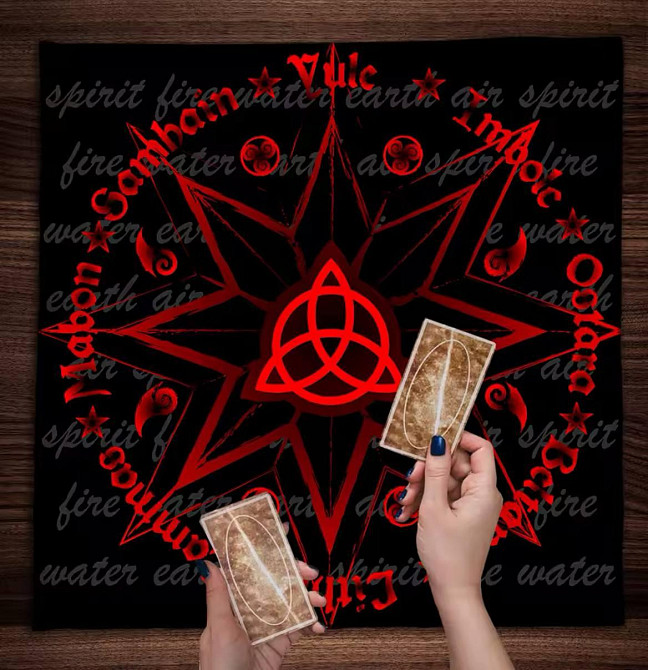 Алтарная скатерть для карт Таро и Рун с изображением Трикветра. Скатерть для гадания красная 50*50 с Киев - изображение 5